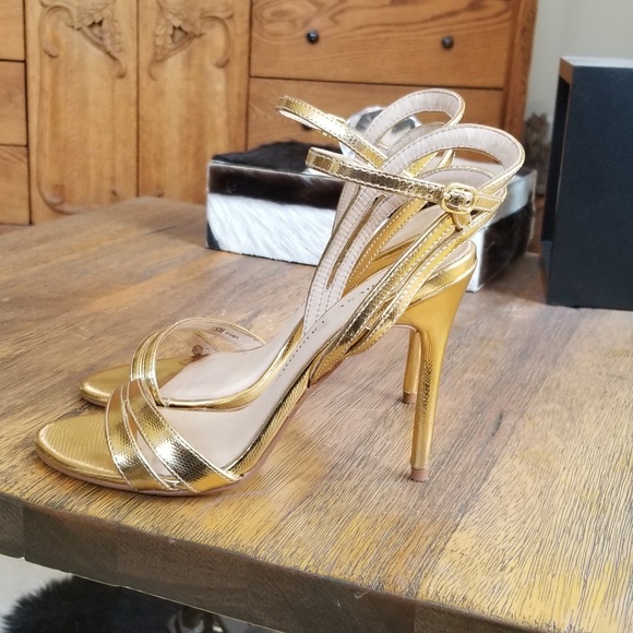 Chinese laundry gold heels - Picture 4 of 4